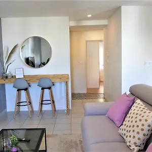 au-pied-de-gergovie-et-clermont-garage-wifi-cafe-netflix.hotels-rhonealpes.com/